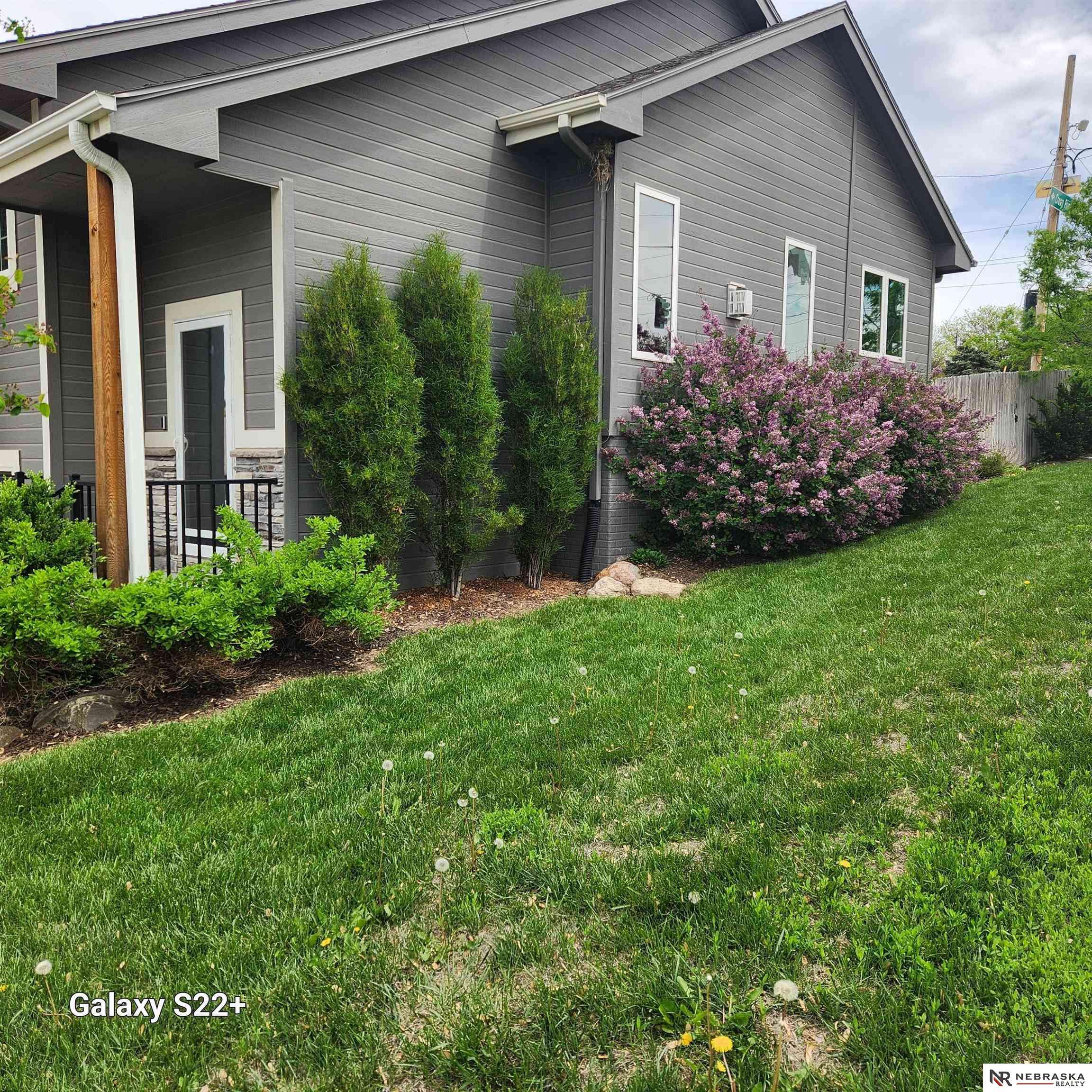 6005 N 108th Avenue Circle, Omaha, NE 68164