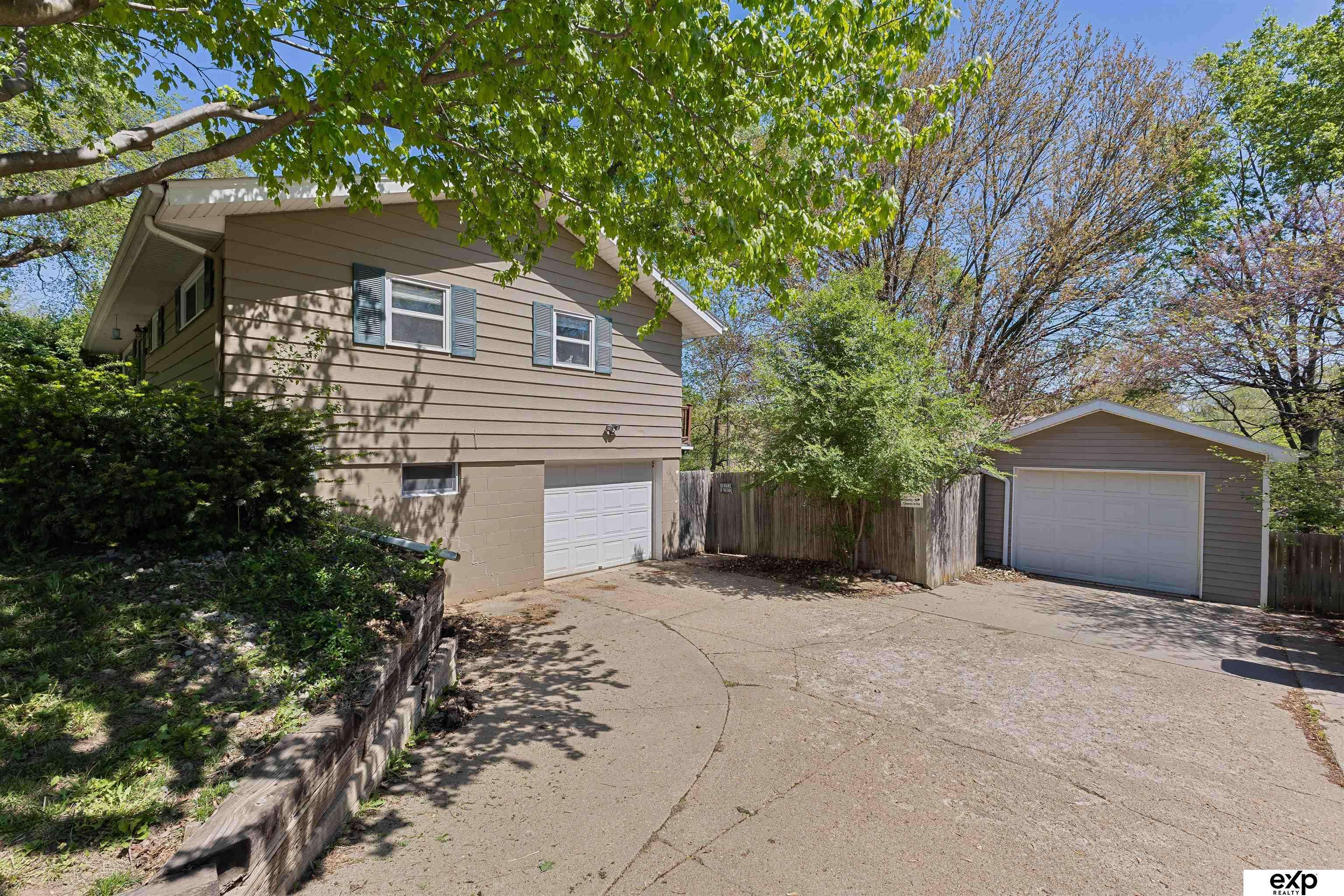Bellevue, NE 68005,1909 Collins Drive