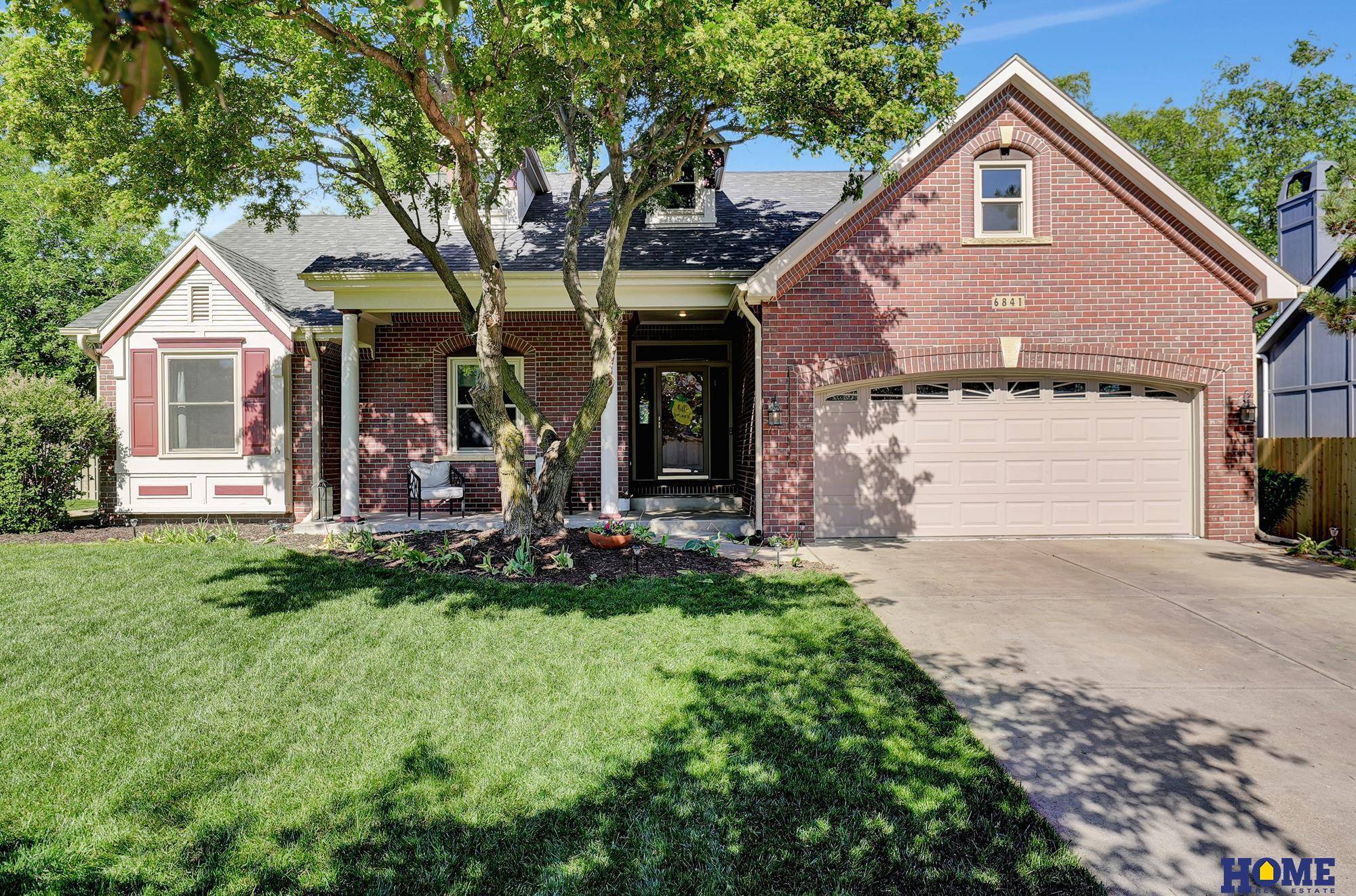 6841 S 43rd Street, Lincoln, NE 68516