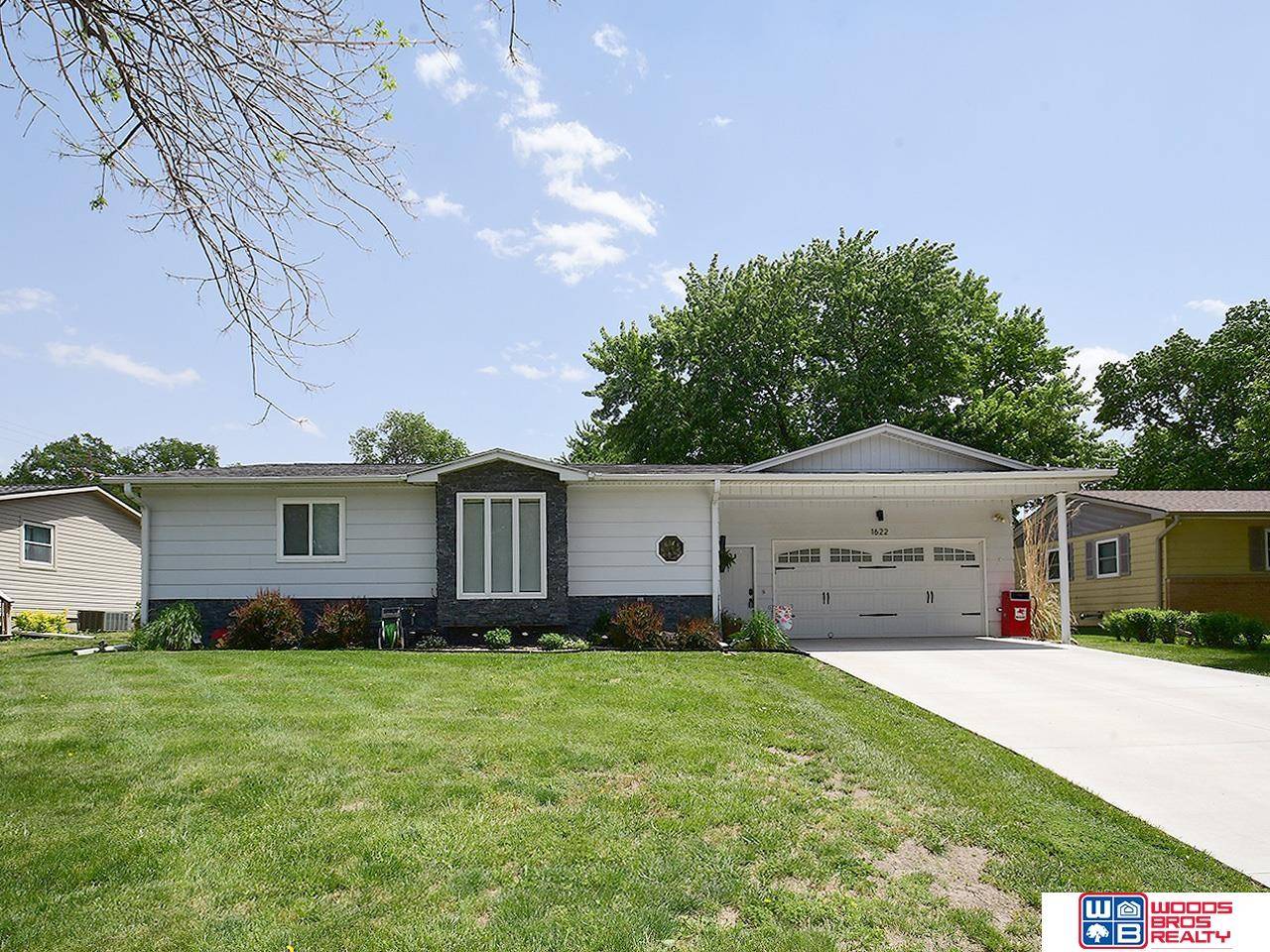 1622 F Street, Fairbury, NE 68352