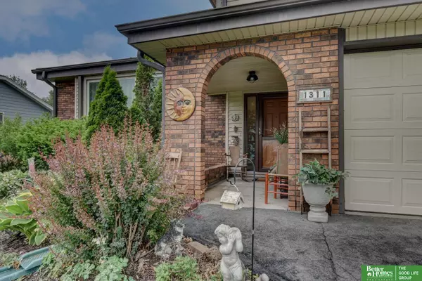 Papillion, NE 68133,1311 Greenwood Avenue