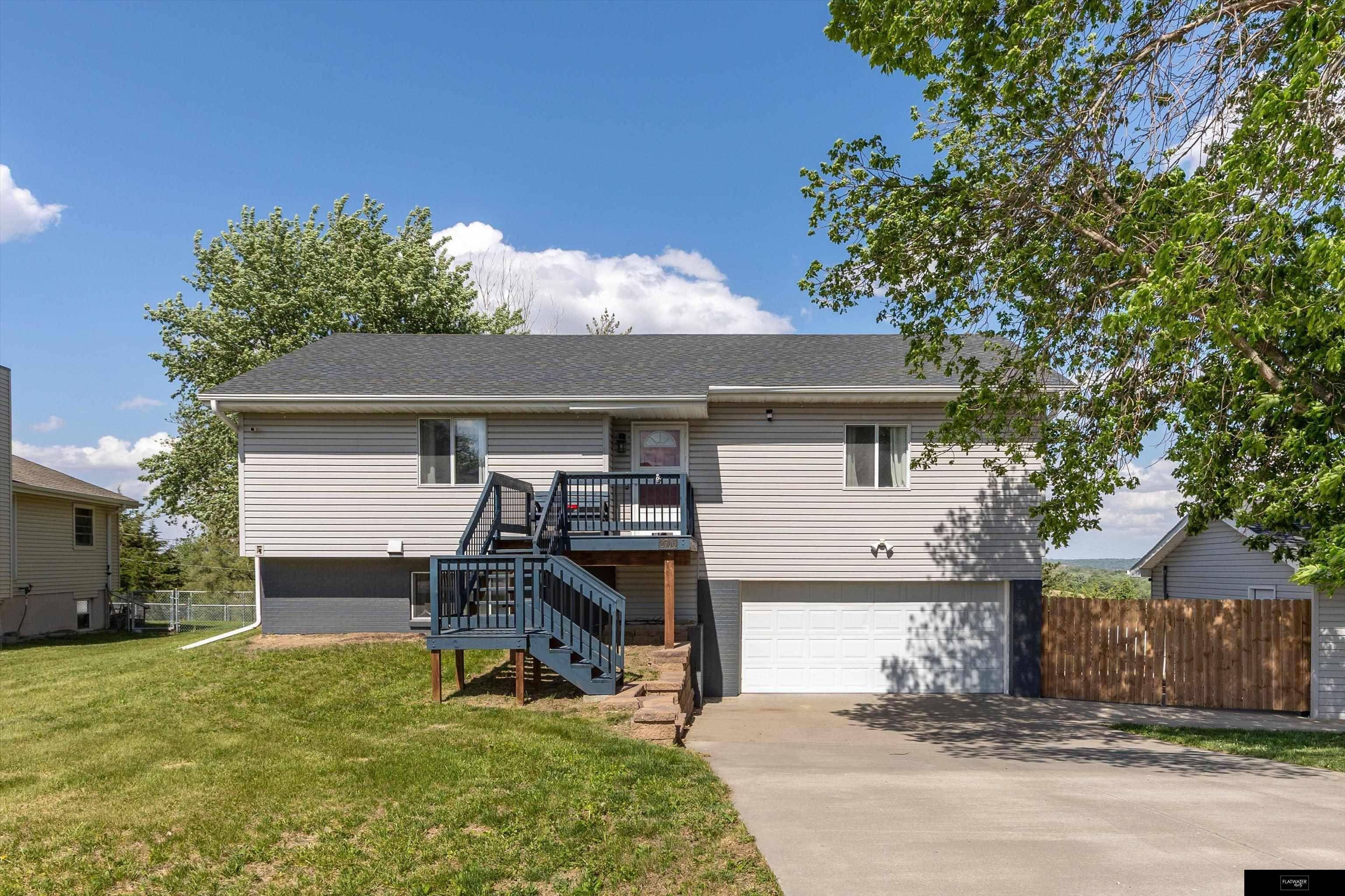 2706 Overlook Circle, Plattsmouth, NE 68048