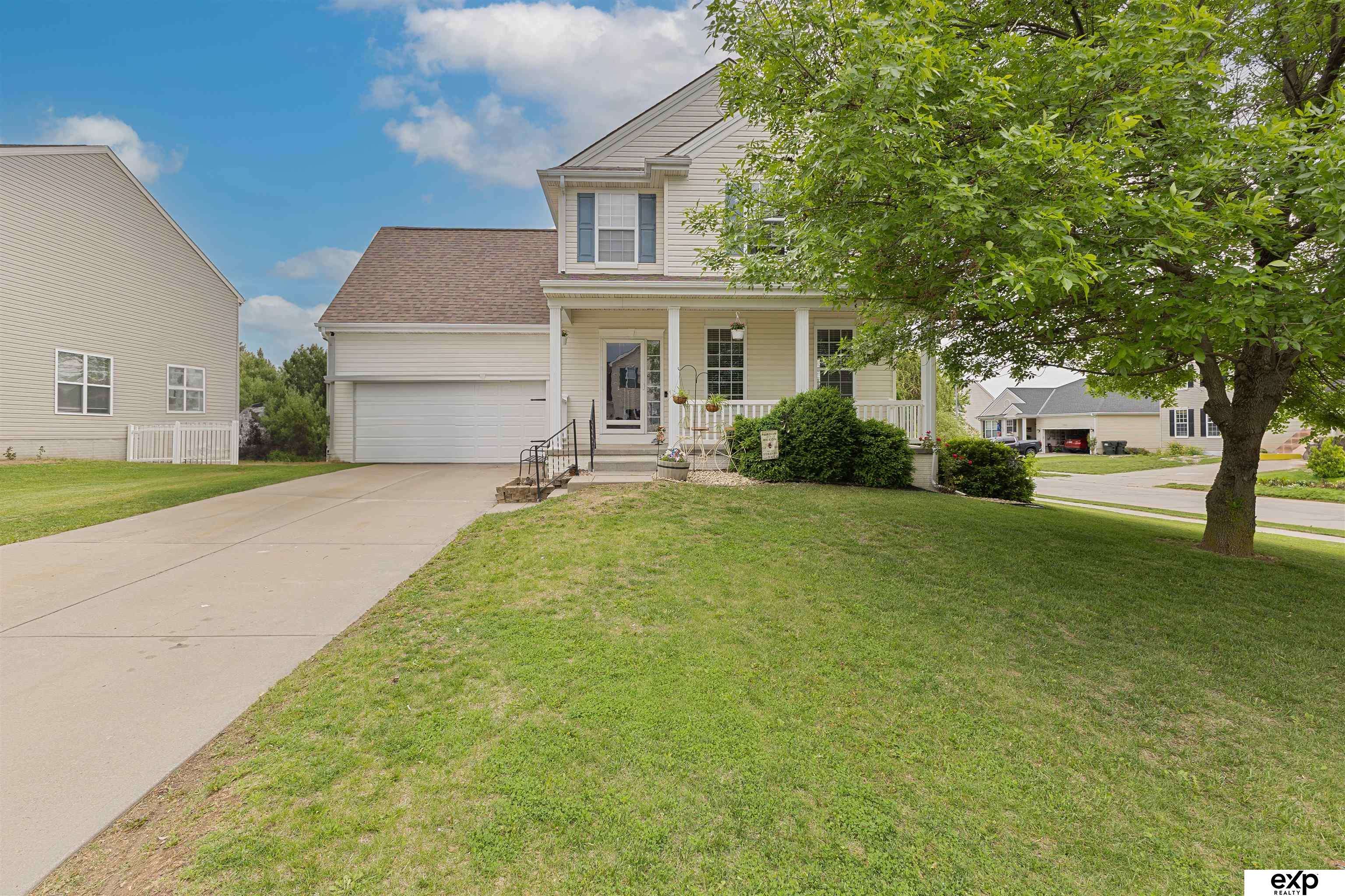 19827 E West Plains Road, Gretna, NE 68028