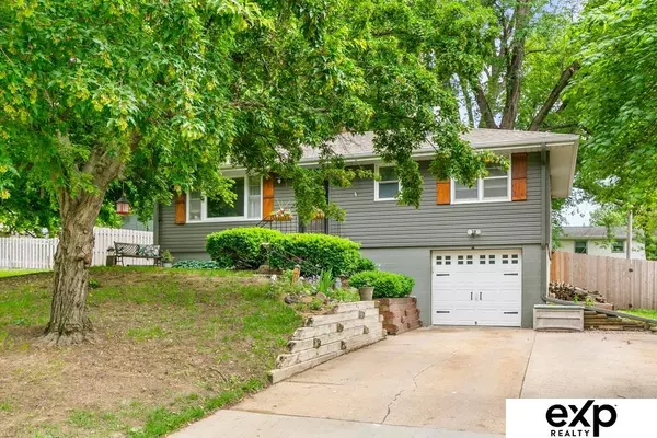 10917 Spring Street, Omaha, NE 68144
