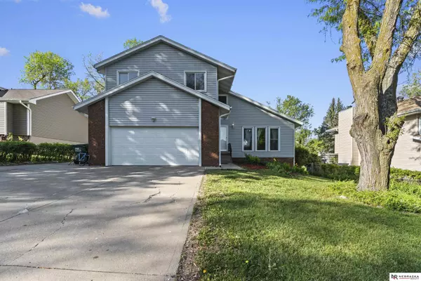 1407 Cherry Tree Lane, Papillion, NE 68133