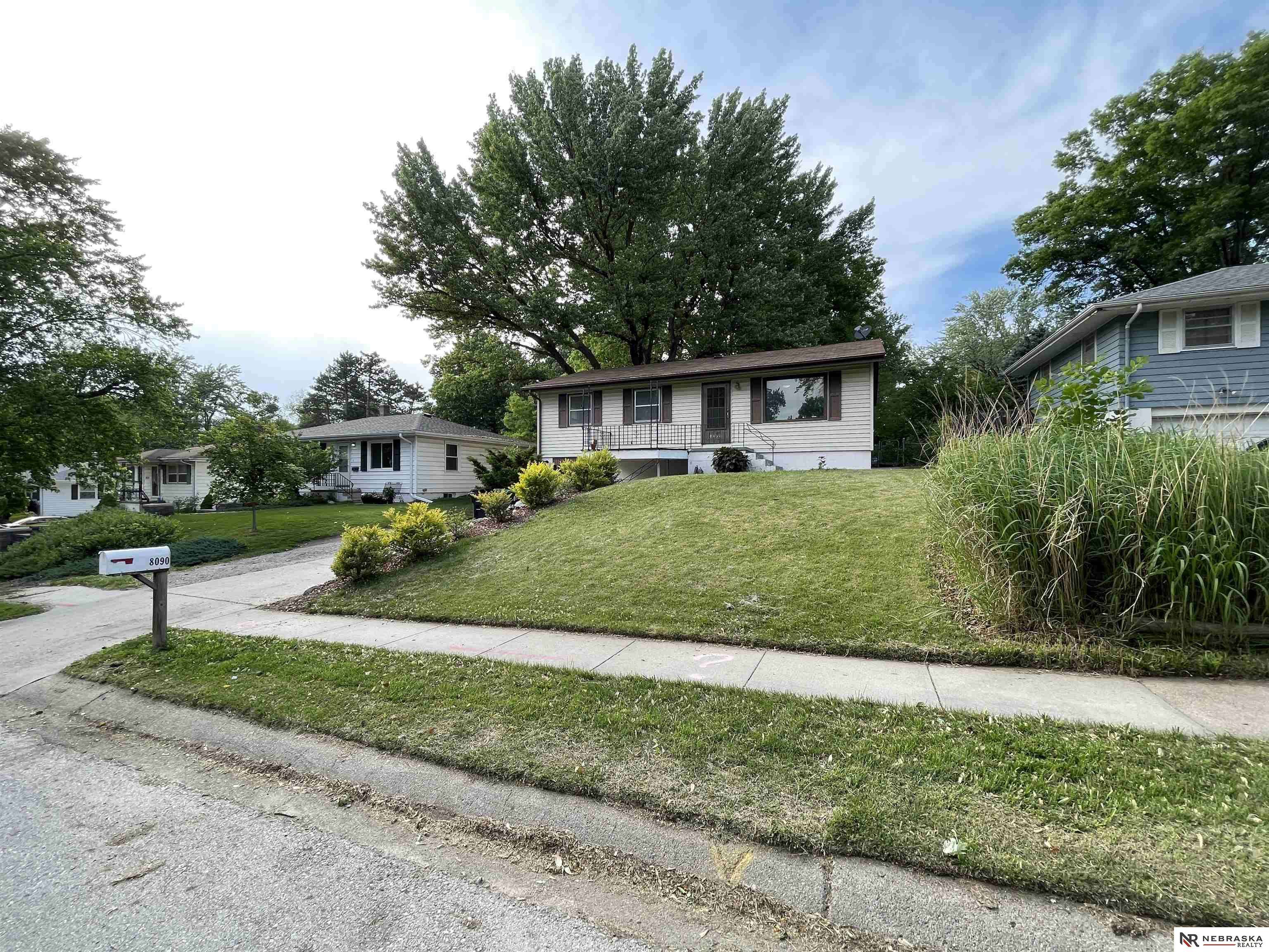 8090 Arbor Street, Omaha, NE 68124