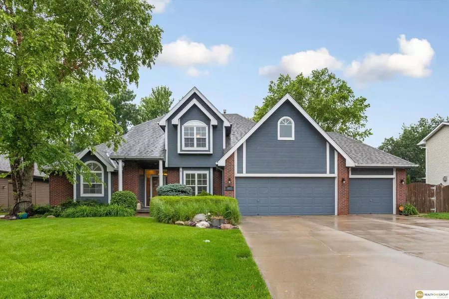 4002 N 207th Street, Elkhorn, NE 68022