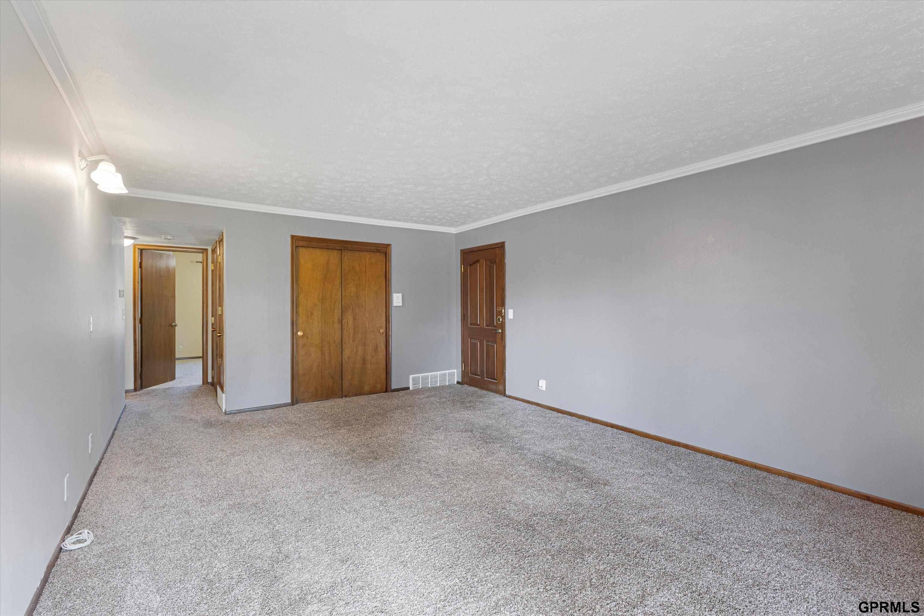 Omaha, NE 68137,12749 Woodcrest Plaza  #211B