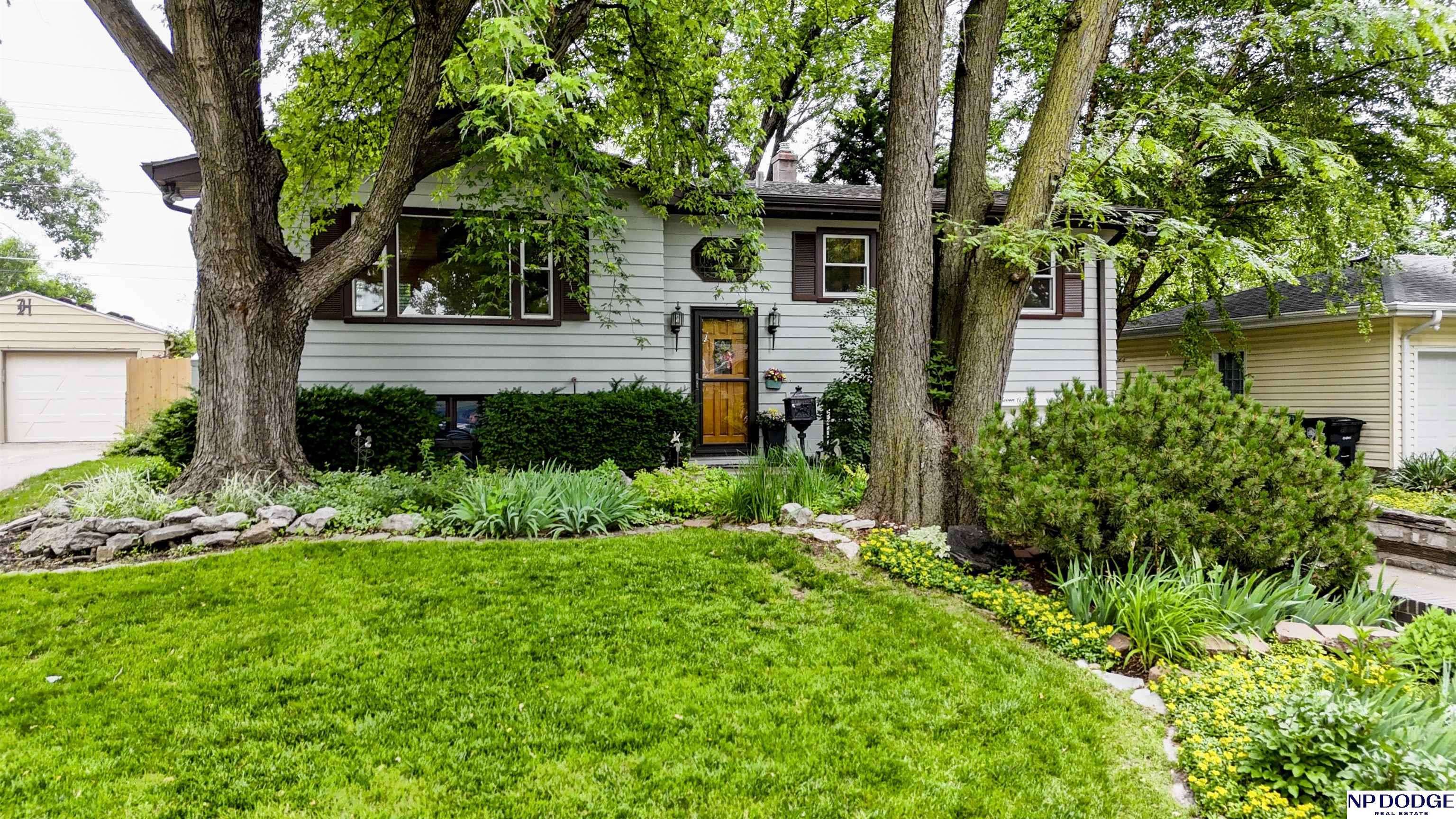 3705 S 75th Street, Omaha, NE 68124