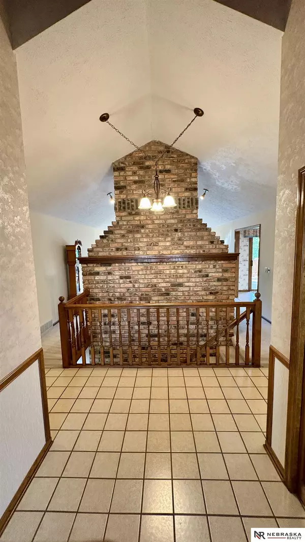 Omaha, NE 68118,15922 Nottingham Drive