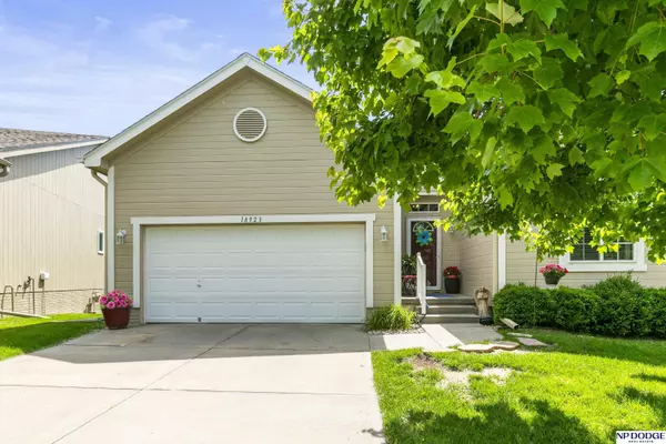 18923 Holmes Street,  Omaha,  NE 68135