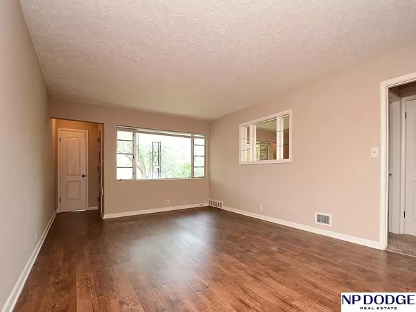 Omaha, NE 68104,5614-16 Lake Street