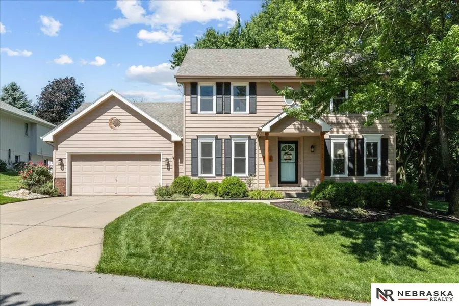 904 S 110th Plaza, Omaha, NE 68154