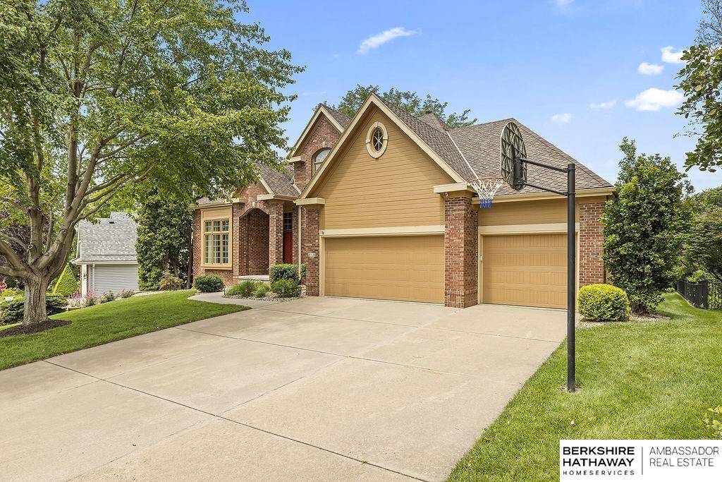 510 W Centennial Road, Papillion, NE 68046