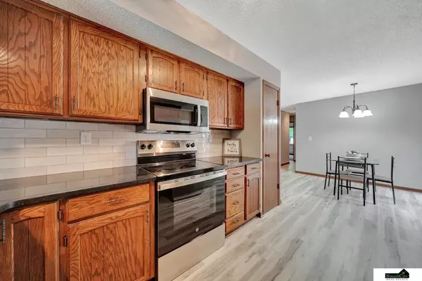 Lincoln, NE 68516,5232 S Dove Place