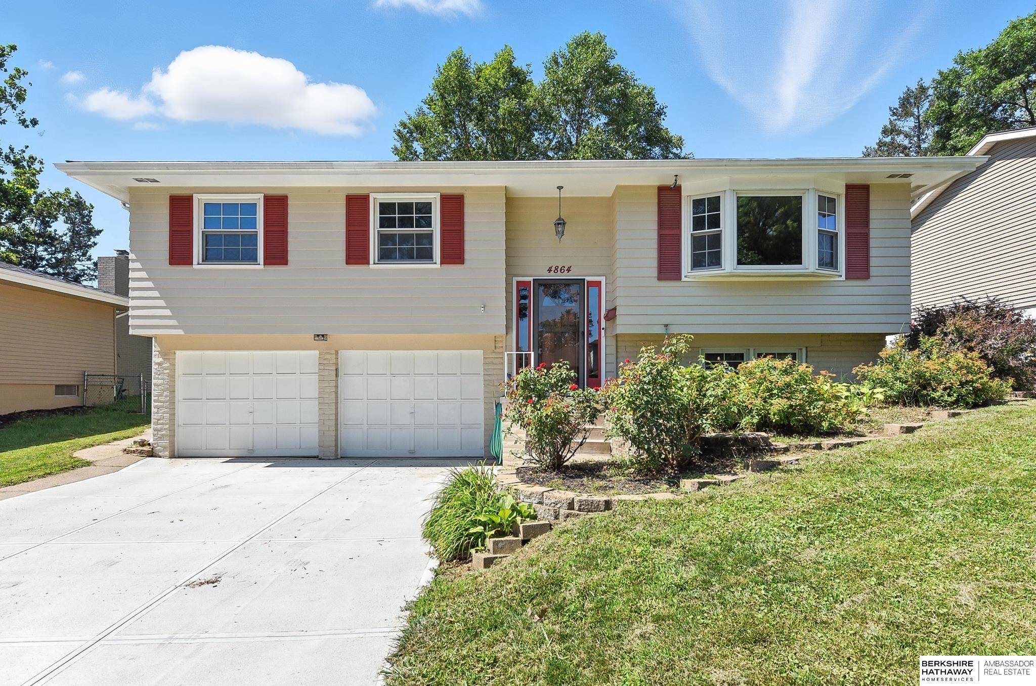 4864 S 93 Avenue, Omaha, NE 68127