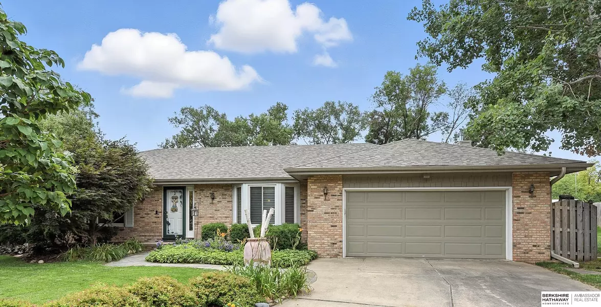 6623 S 92nd Circle, Omaha, NE 68127