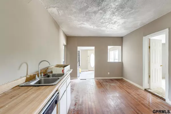 Omaha, NE 68105,1010 S 40 Street