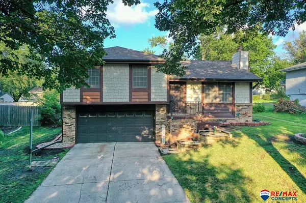 5230 S 37 Street, Lincoln, NE 68516