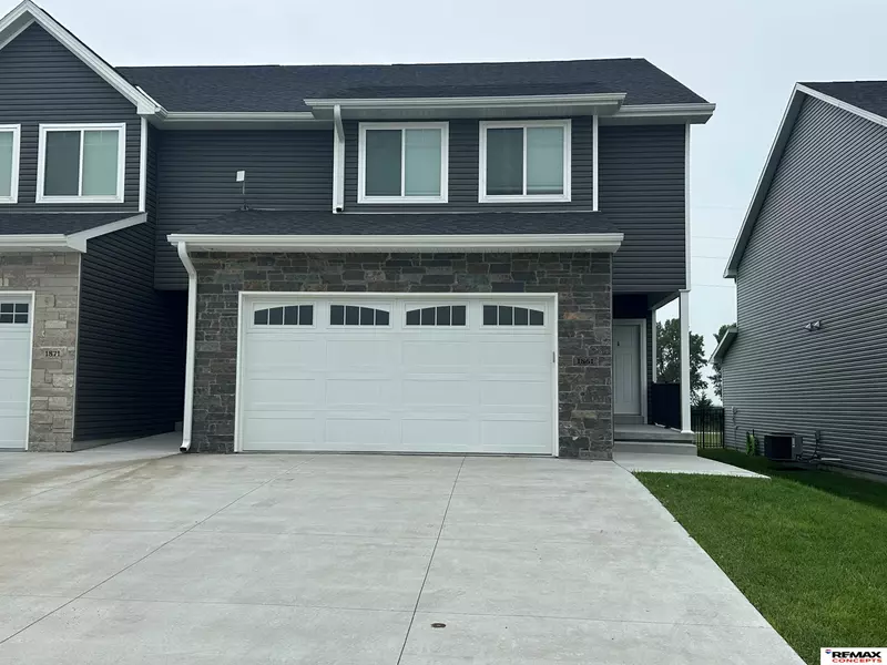 1861 Titan Place, Hickman, NE 68372