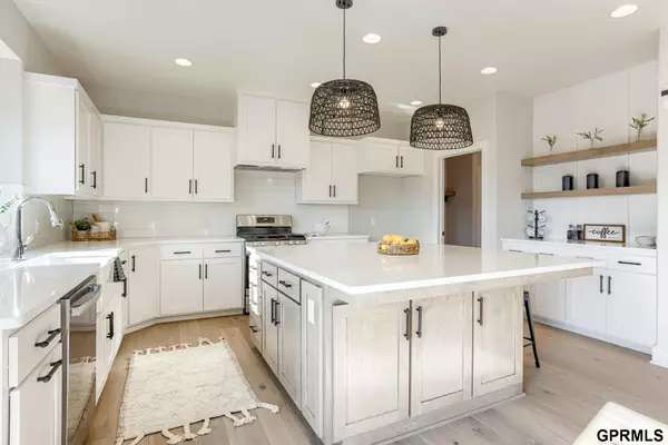 Elkhorn, NE 68022,21359 E Circle