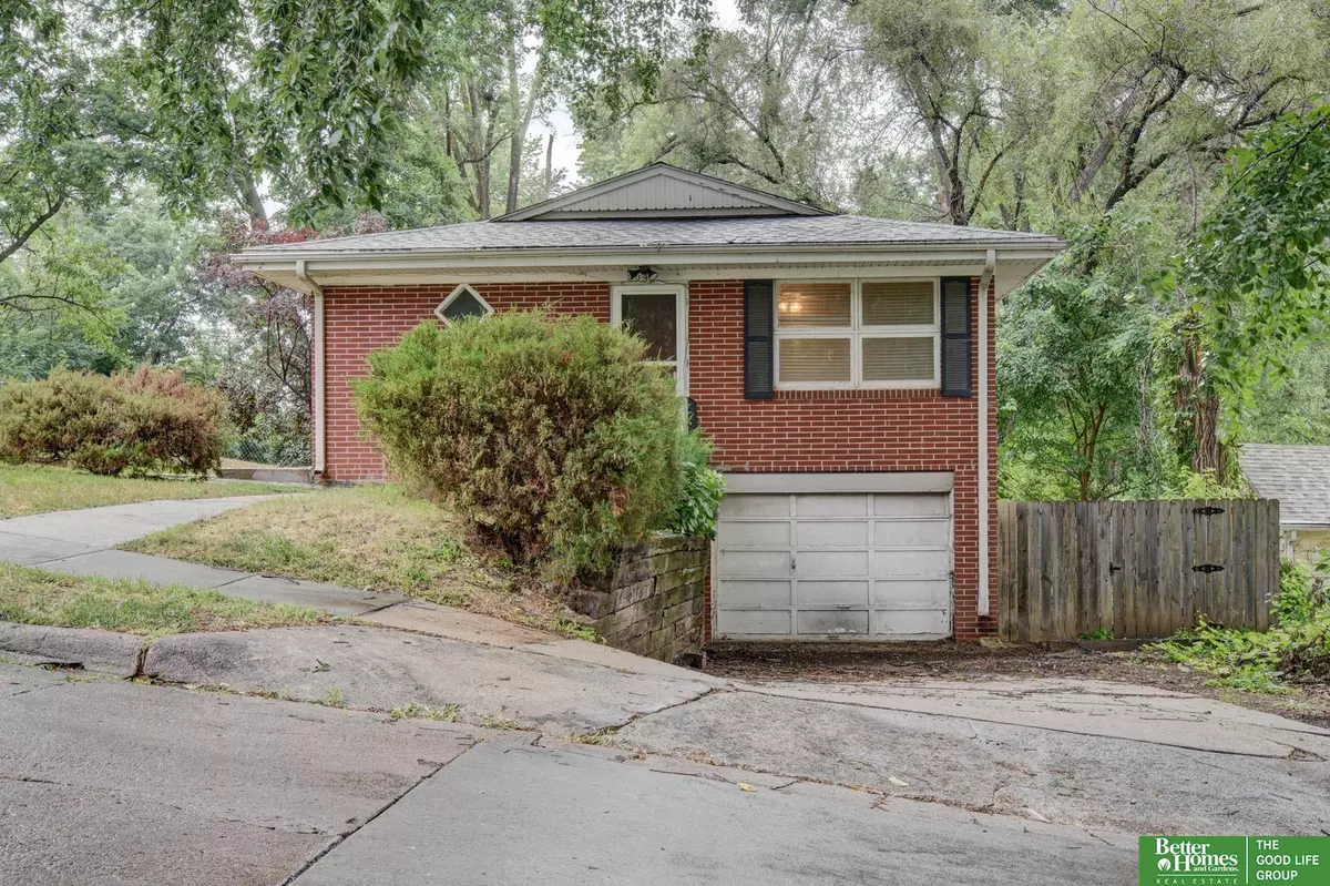 Omaha, NE 68104,5640 Ruggles Street