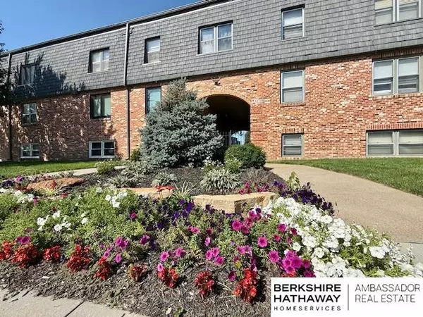 12722 Gail Plaza  #206B,  Omaha,  NE 68137