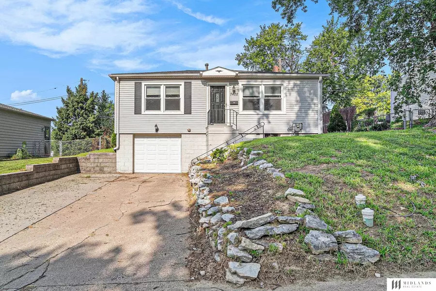 7422 S 77th Avenue, La Vista, NE 68128