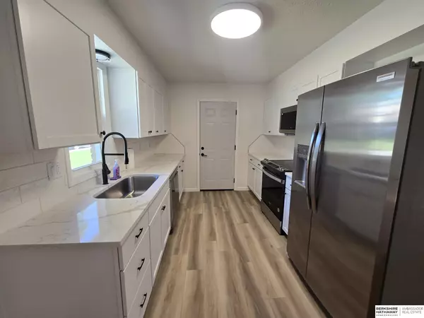 Bellevue, NE 68005,122 HILLSIDE Drive