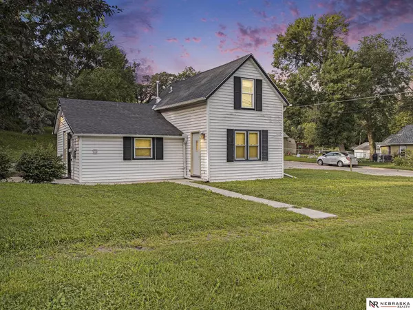 1221 Avenue C, Plattsmouth, NE 68048