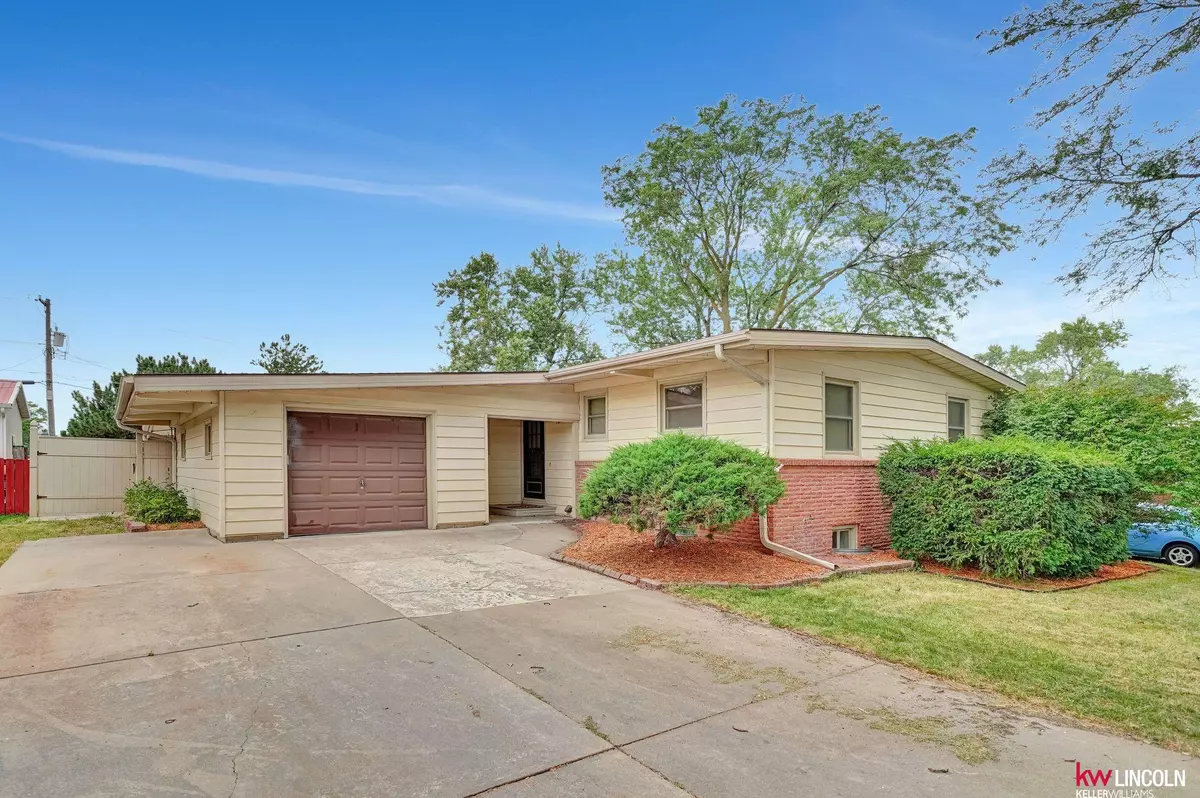 Lincoln, NE 68505,815 Northborough Lane