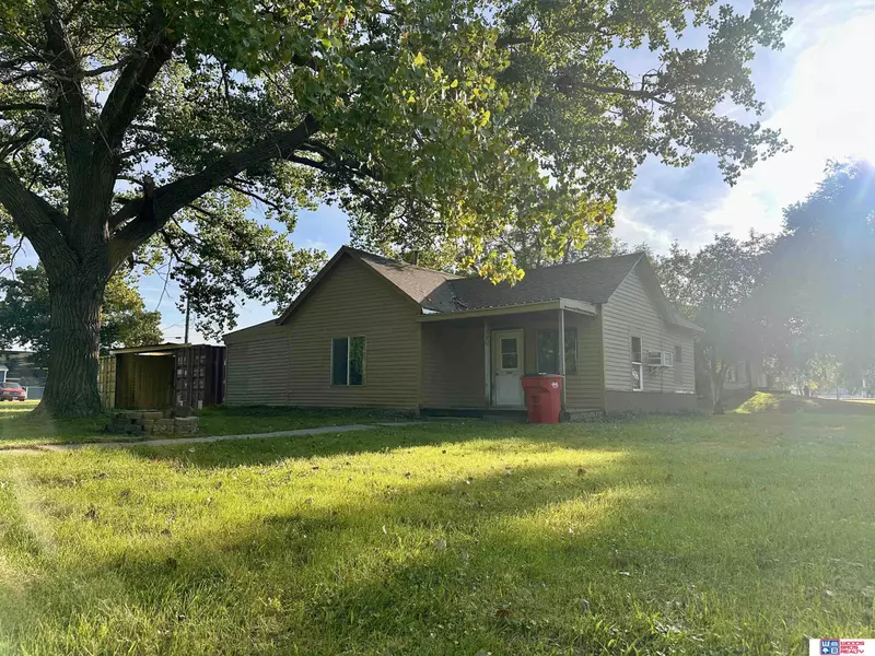 109 N Apple Street, Dewitt, NE 68341