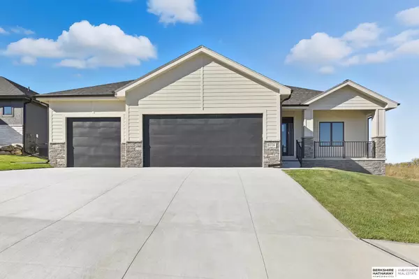 8226 N 167th Avenue, Bennington, NE 68007