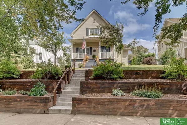 1123 S 33 Street, Omaha, NE 68105