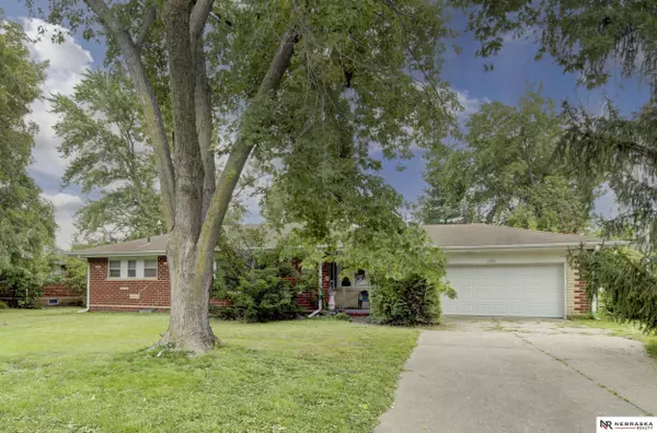 Omaha, NE 68114,8339 Izard Street