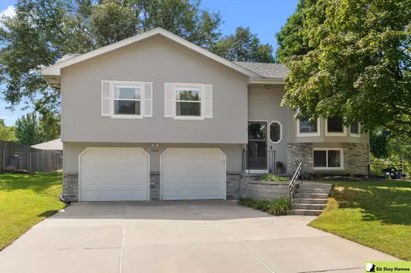 13041 Crown Point Ave Avenue, Omaha, NE 68164