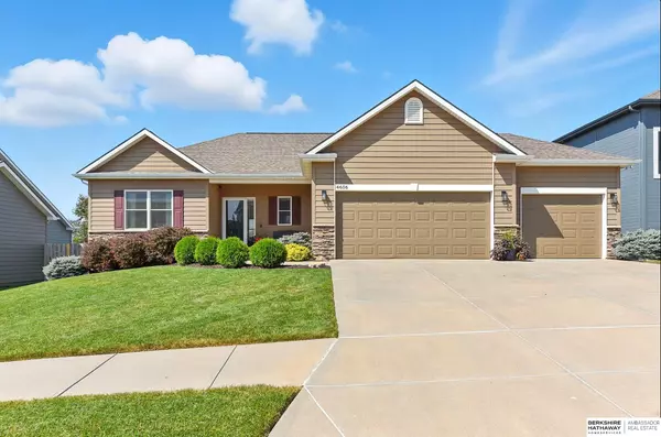 4606 N 205th Avenue, Omaha, NE 68022