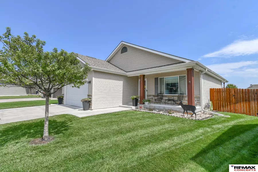 6822 Mimosa Lane, Lincoln, NE 68521