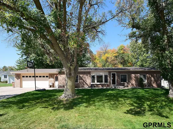 405 Cottonwood Avenue, Milford, NE 68405