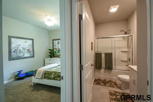 Papillion, NE 68157,8715 S 64Th Street