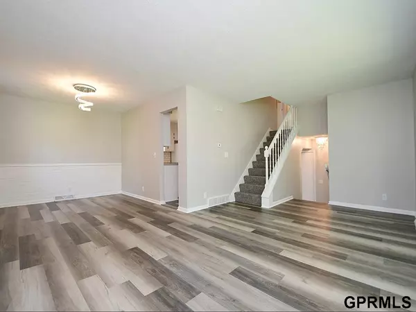 Omaha, NE 68127,4921 S 95 Avenue