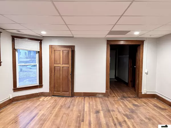 Lincoln, NE 68510,421 S 28Th Street