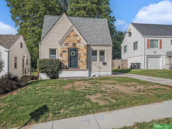 6232 Pierce Street, Omaha, NE 68106