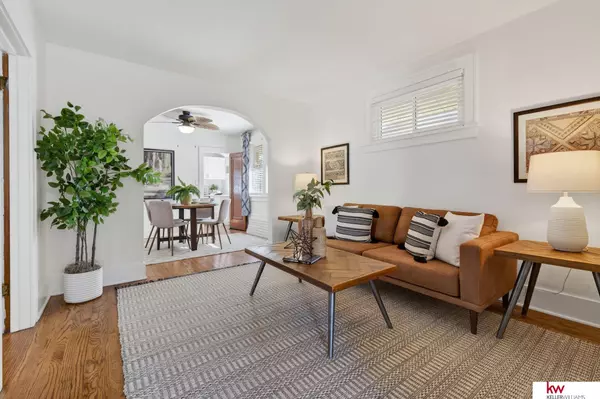 1605 S 55 Street, Omaha, NE 68106