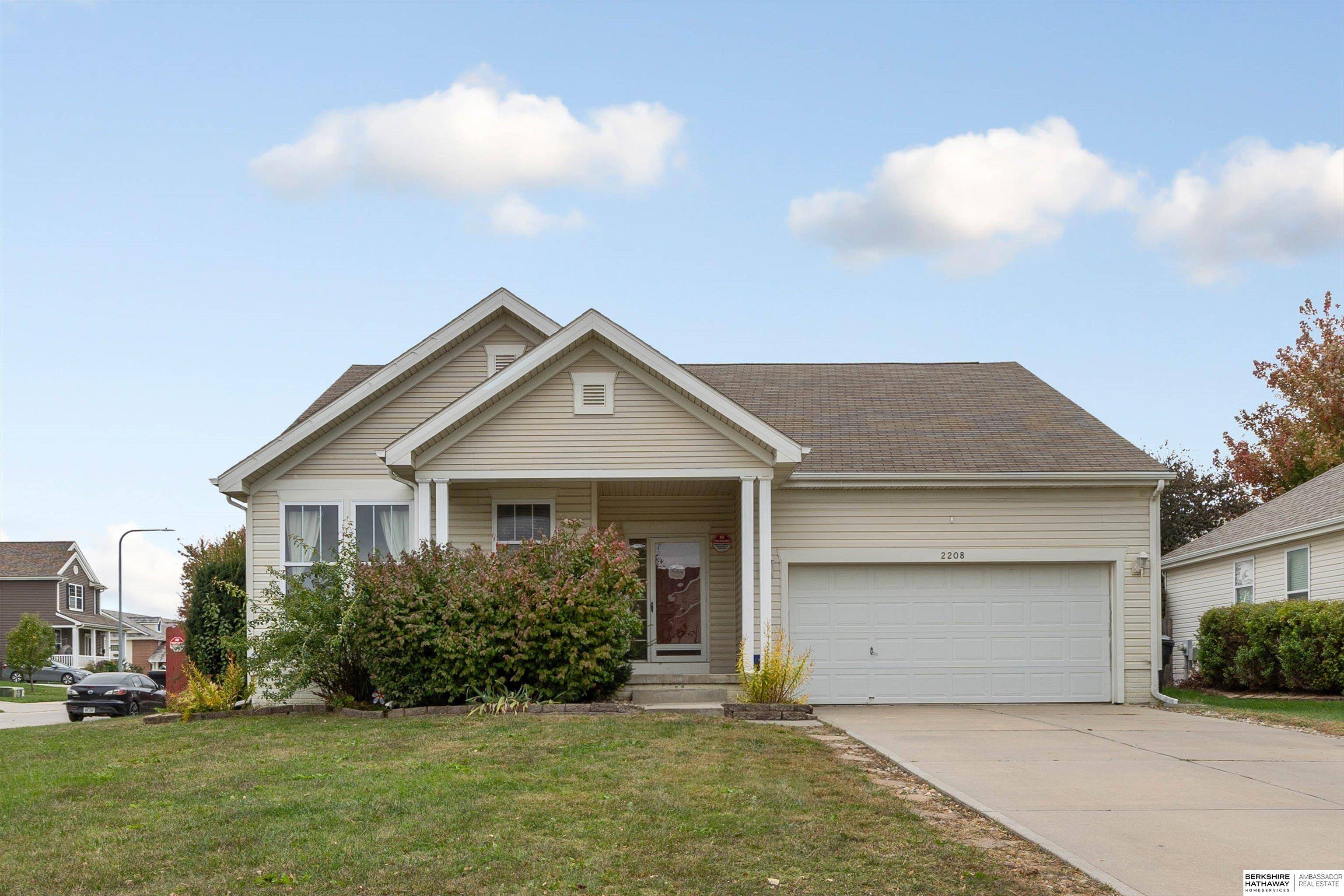 2208 S Mineral Drive, Papillion, NE 68046
