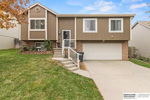 8915 N 76 Street, Omaha, NE 68122