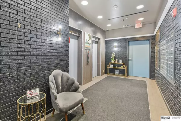 Omaha, NE 68102,312 S 16th Street  #302