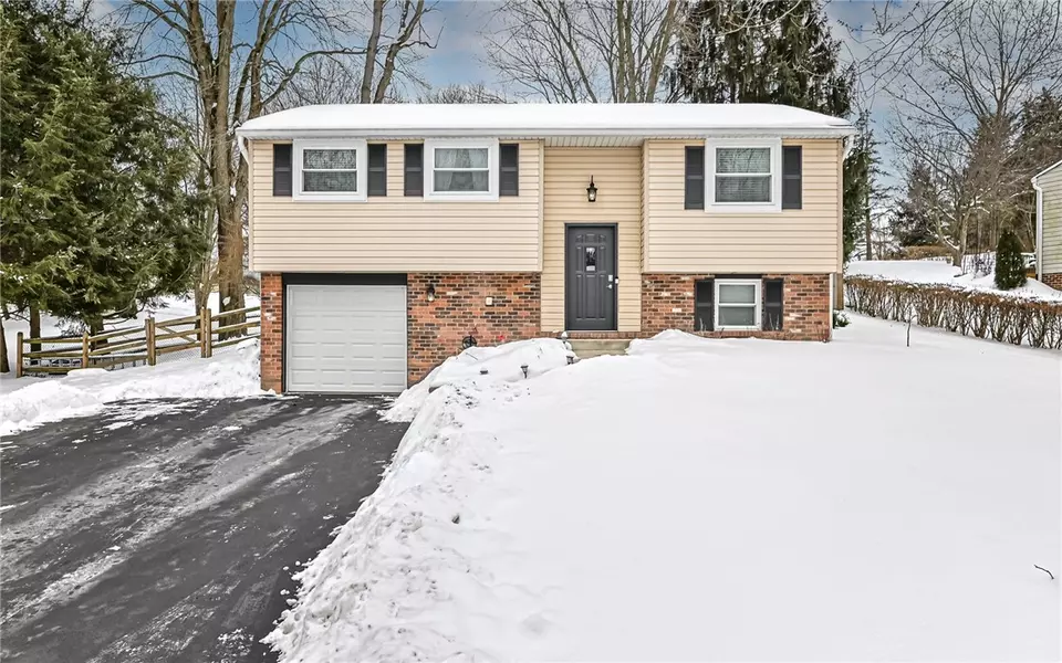 216 Leatherbark Rd, Cranberry Twp, PA 16066