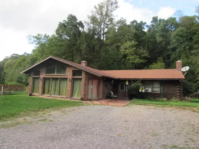 140 La Valley Farm Lane, Rockwood, PA 15557