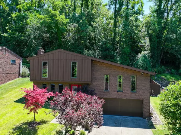 106 Larchwood Dr, Turtle Creek, PA 15145